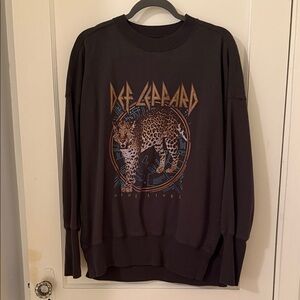 Abercrombie & Fitch Black Crewneck Sweatshirt with Leopard Graphic